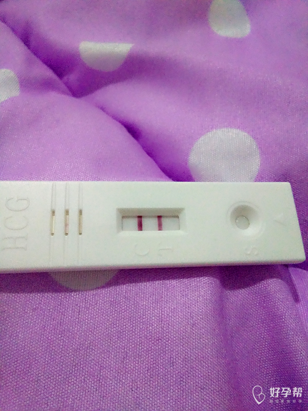 今天早上又测了一下,现在两条杠一样红了.