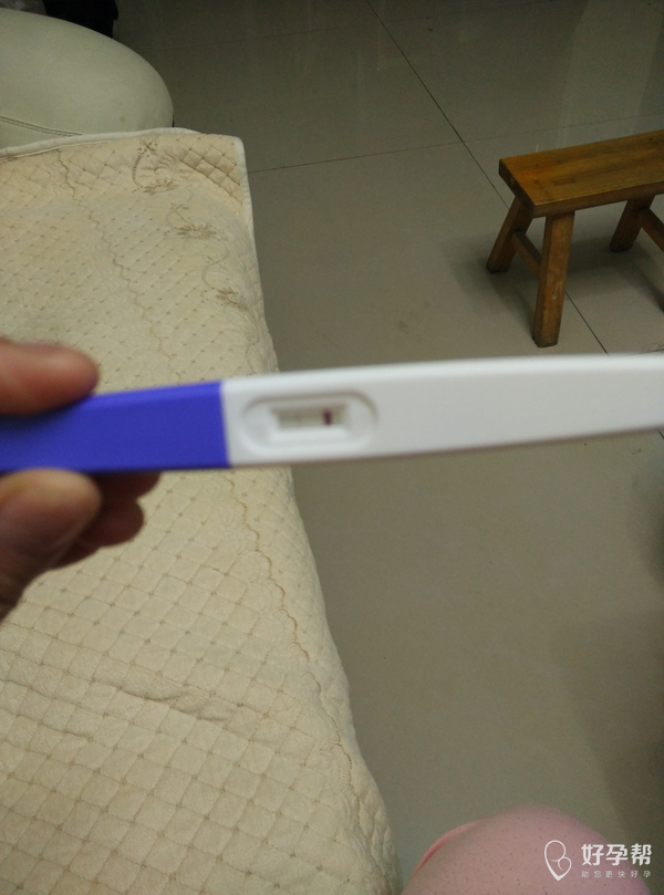 末次月经12月15号,今天早上测的早孕笔,亲们帮我看一下是怀孕了吗?