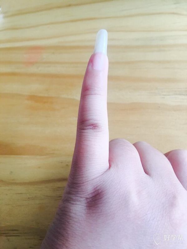 手指甲够长吗?