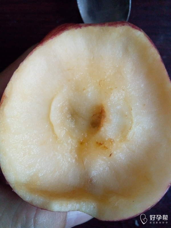今天给宝贝吃了点苹果了