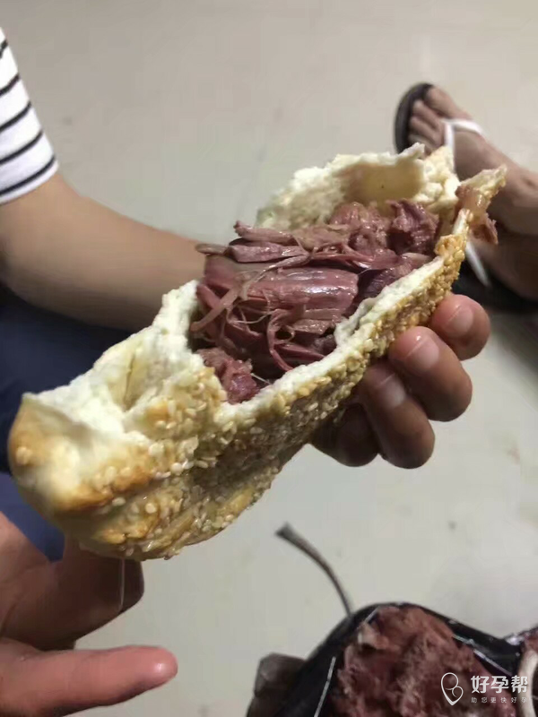 正宗的烧饼加狗肉一次吃个够