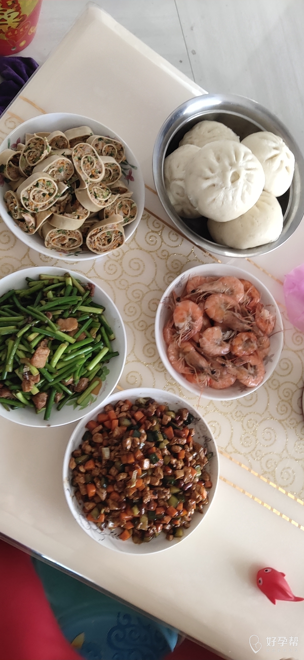 中午给姐做了一顿饭把我娃哭的