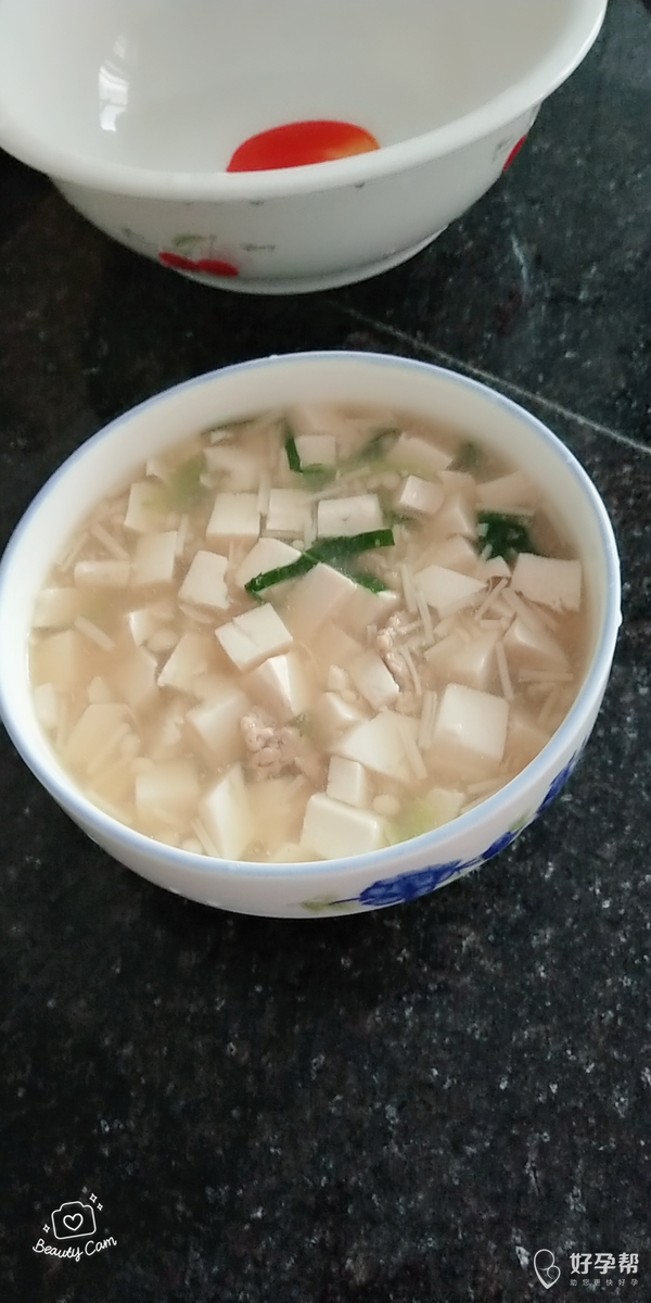 晚饭之金针菇豆腐瘦肉汤清淡可口