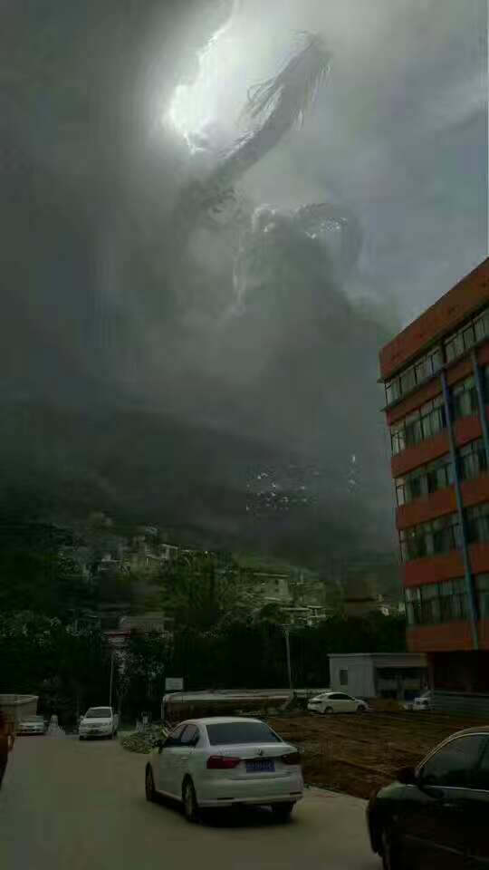 四海龙王下雨图片