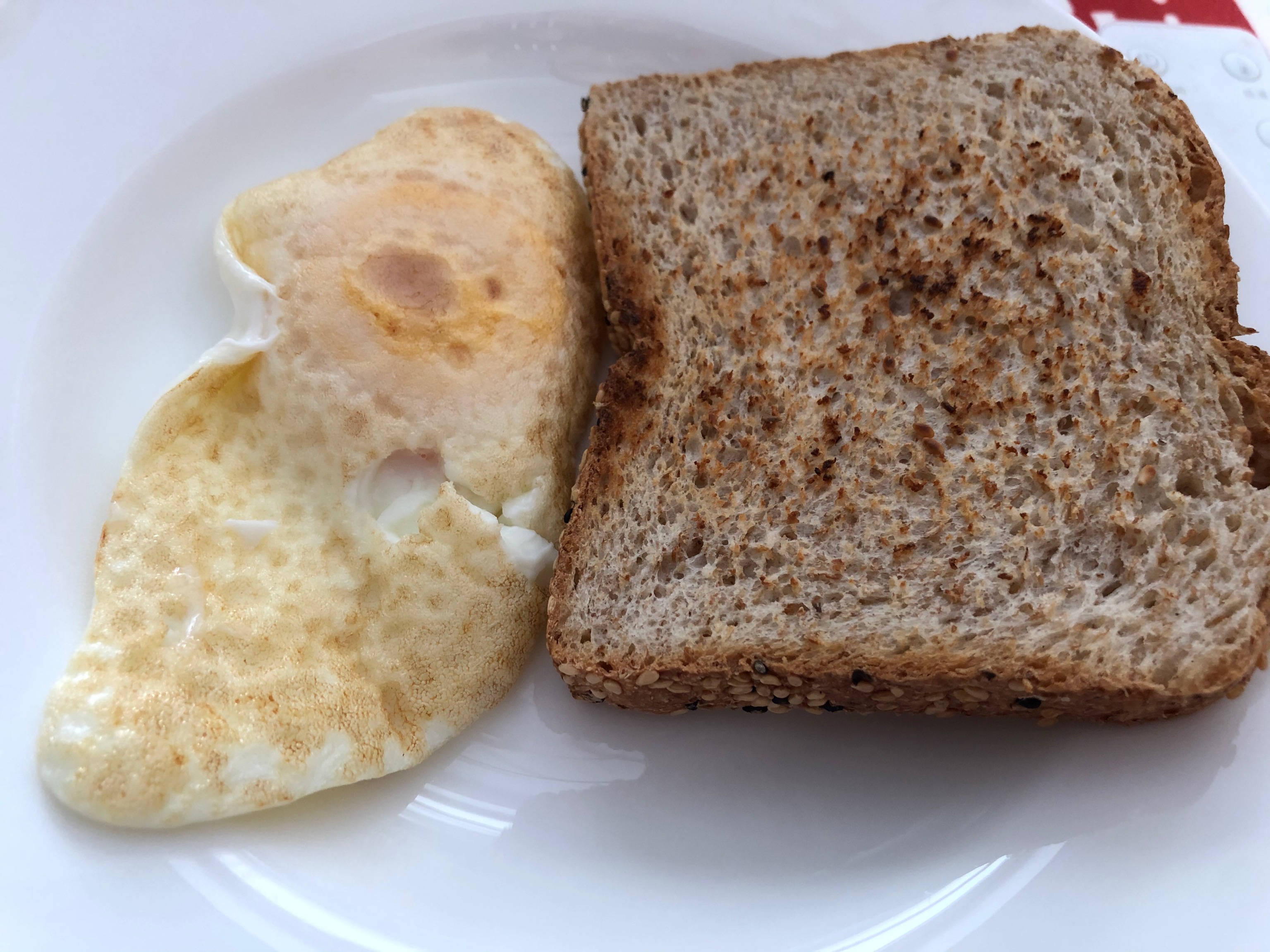 早餐打卡全麦面包无油煎蛋